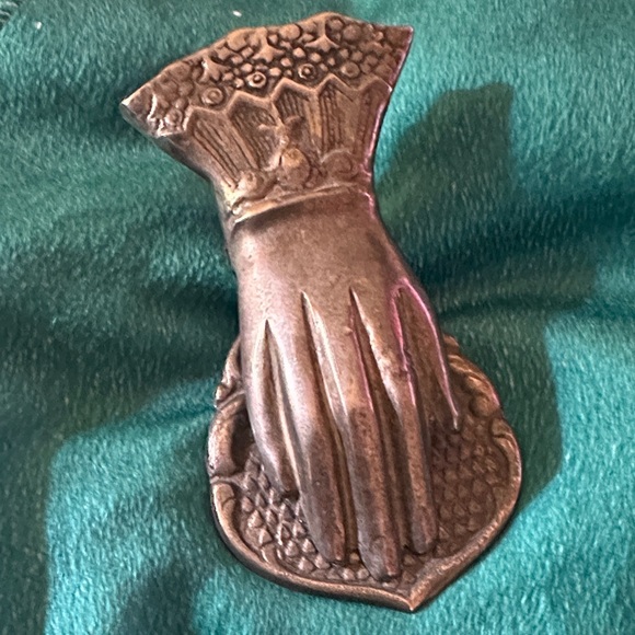 Vintage Metal Hand Clip Silver toned. Great patina. - Picture 2 of 7